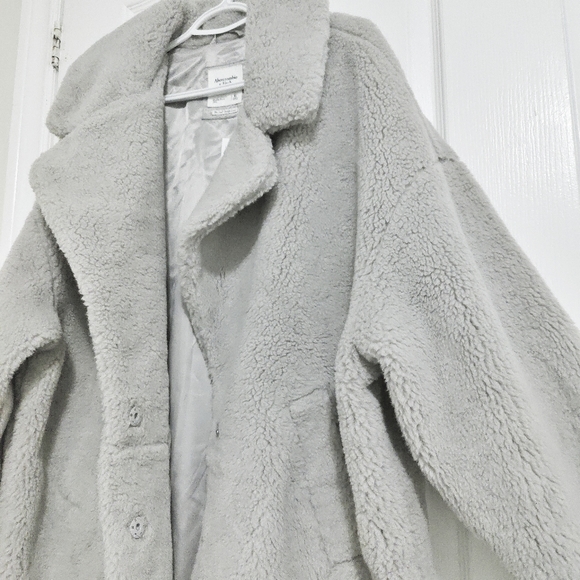 NWT Abercrombie & Fitch Grey Faux Fur The A&F Teddy Coat - Picture 6 of 9